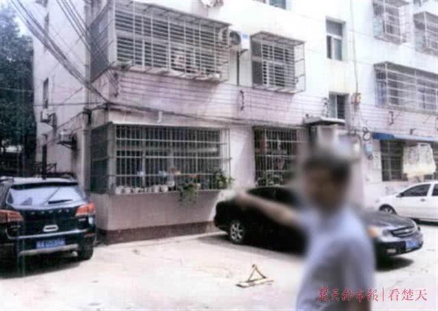 鄂州涉黑团伙肖建武视频,鄂州通缉黑势力团伙图片