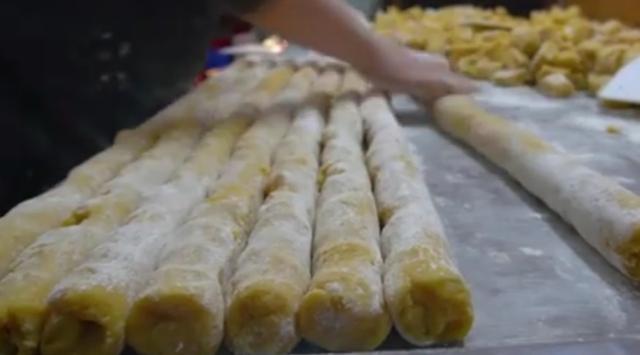 福建传统老式绿豆饼手工现做,福建十大特产绿豆饼