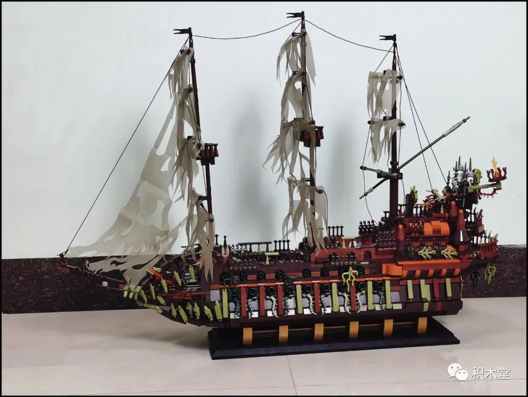 飞翔的荷兰人号为什么能潜水 (鬼船和飞翔的荷兰人号哪个更牛)