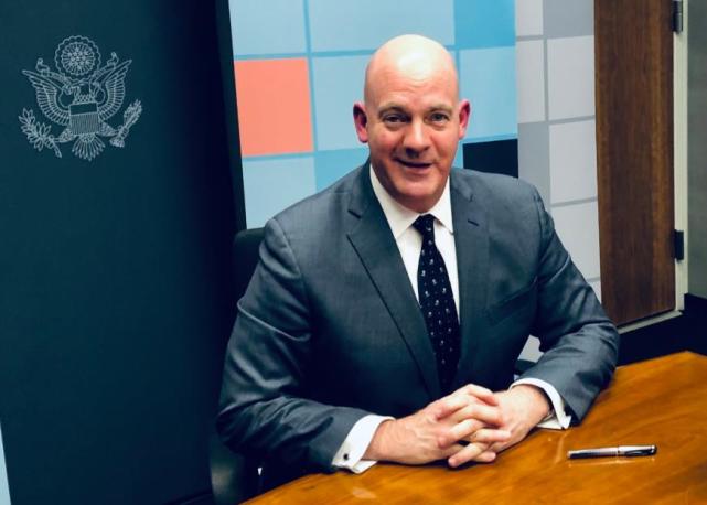 美*官高**：俄*器武**生锈，中国*器武**是便宜货，买美国的最好