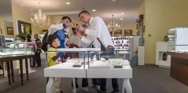 俄罗斯珠宝中国专卖,俄罗斯珠宝店加价