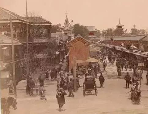 在日本，井盖儿都有美女粉丝团