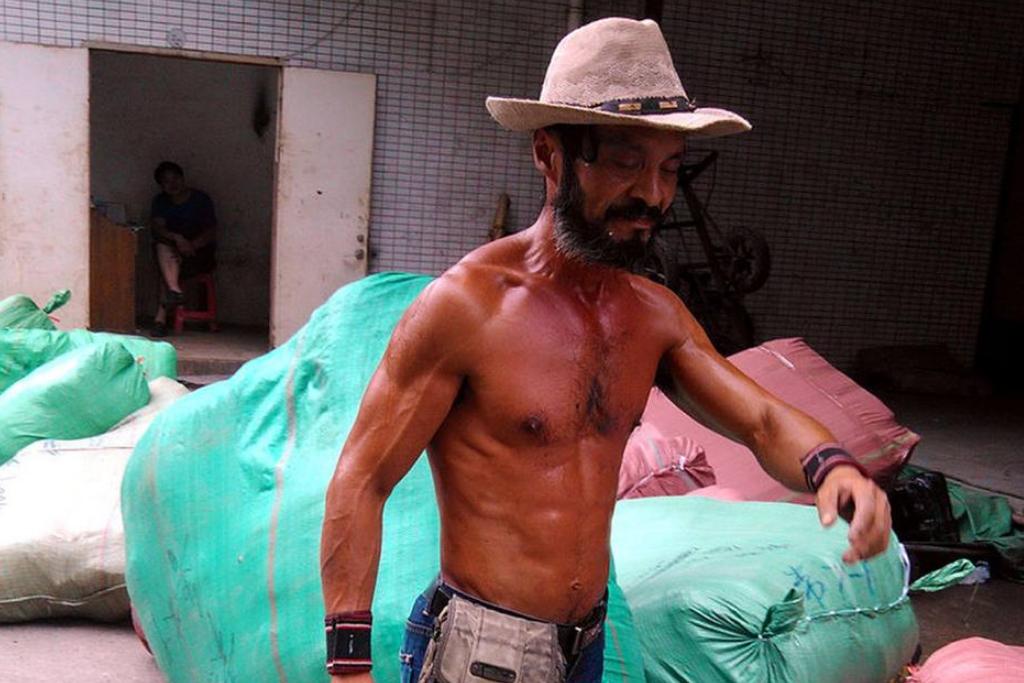 板车哥装卸货物,板车哥装卸货车