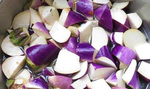 秋败茄子似毒药,老人们说秋茄有毒是真的吗