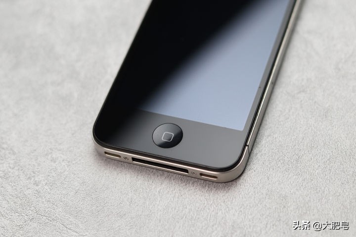 「怀旧向」iPhone4s老机新聊，你还记得曾经的“黄金尺寸”吗？