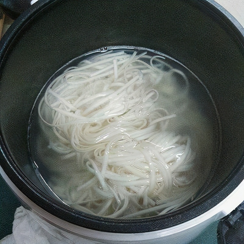 炸酱面酱有糊味怎么补救,做炸酱面不放芝麻酱行吗