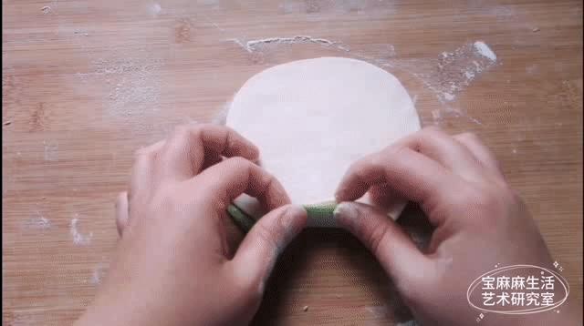 小孩过年吃的糖果,宝宝过年的时候糖吃太多了