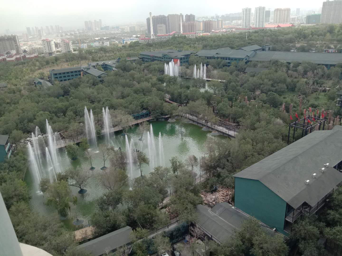 绿地城二期绿化乌鲁木齐,乌鲁木齐中海万锦公馆绿化环境