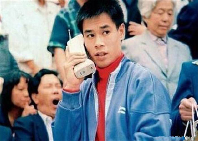 80年代有钱人摩托车,80年代的摩的牌子和价钱