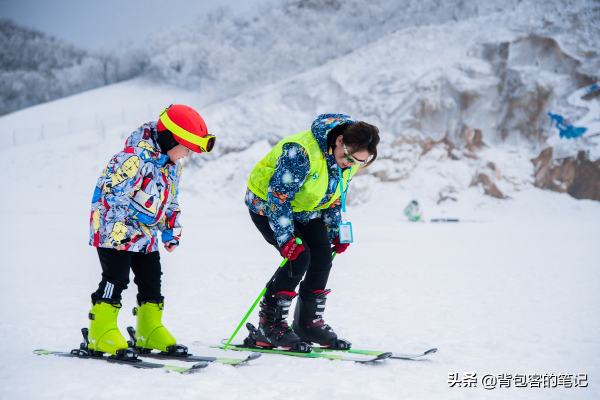 杭州边的南方最大天然滑雪场--云上星空,飘在安吉1168米高山云海