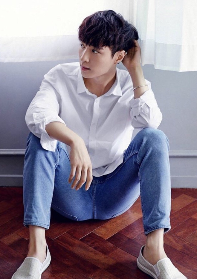 张艺兴放大招了！CK*裤内**代言大秀肌肉，粉丝们要顶住呀