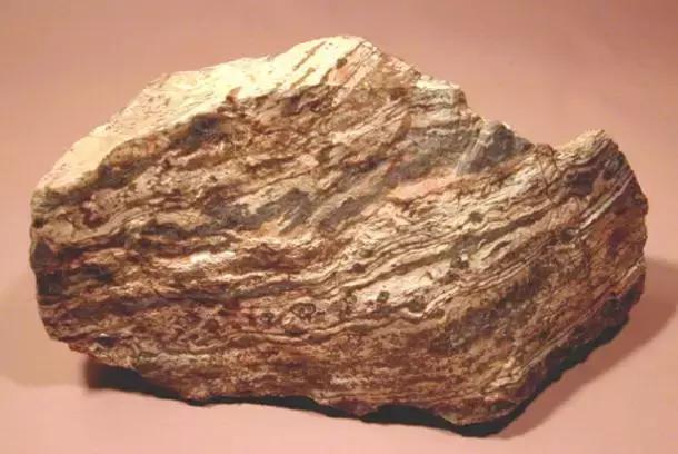 常见岩浆岩识别记录表,常见岩浆岩的认识和鉴定实验报告