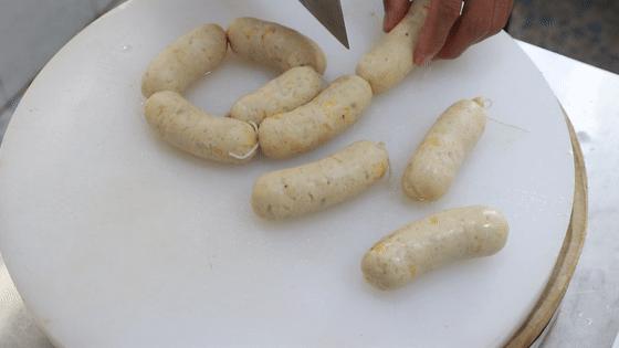 自制香肠的做法及配方要风干多久,看完香肠的制作过程你还敢吃吗