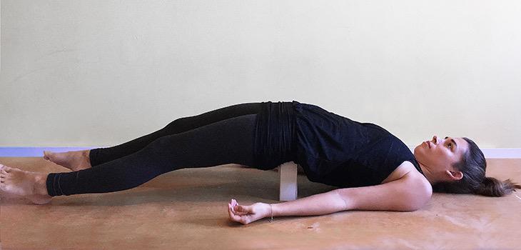 经期延迟,脸冒痘痘,应该是内分泌问题,试试这几个瑜伽体式