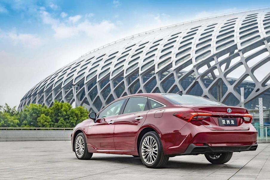 新款亚洲龙和凯美瑞哪个比较好,同级别的亚洲龙和凯美瑞对比