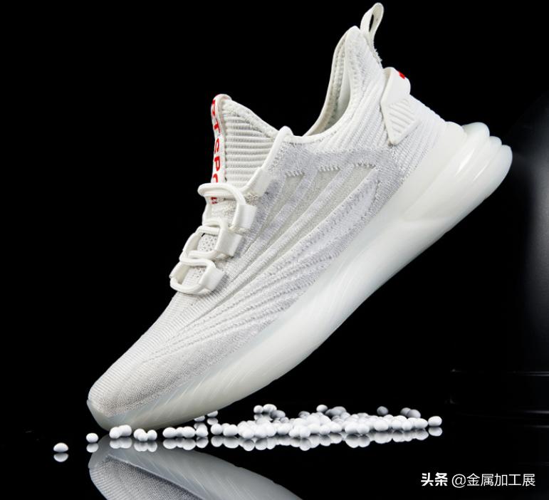 阿迪软底踩屎感运动鞋推荐,踩屎感软底运动鞋