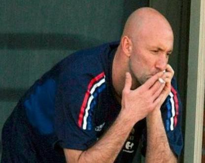 世界足球巨星里有哪些抽烟的,足坛十大不可思议进球齐达内