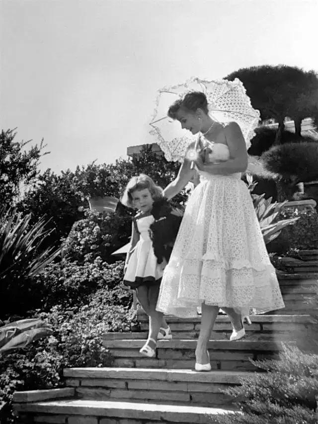 玛丽莲梦露和奥黛丽赫本有多漂亮,奥黛丽赫本和玛丽莲梦露谁最漂亮