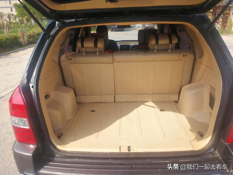 朋友花十多万买混动汽车,现代途胜08款二手价格