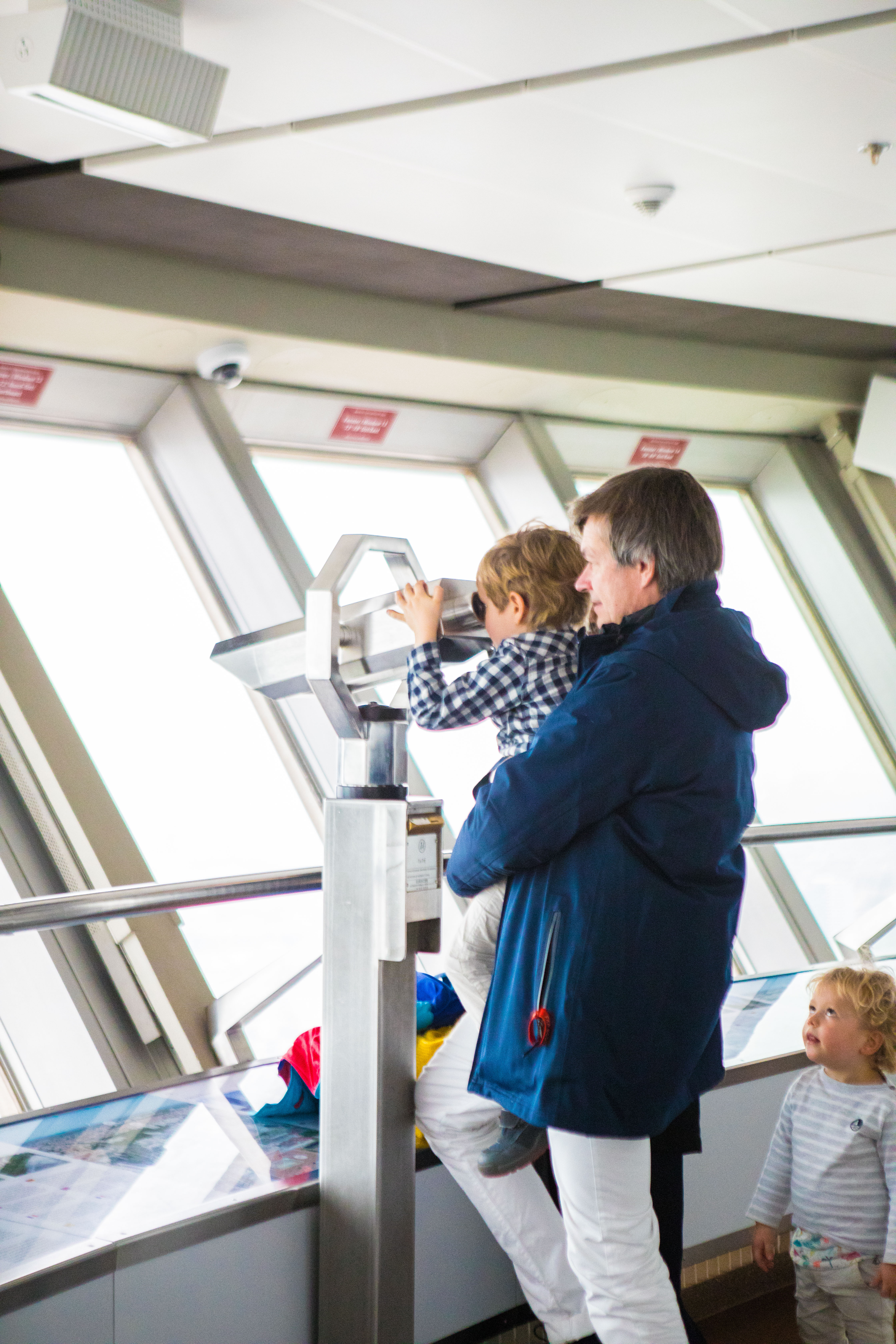 东方明珠和柏林电视塔的区别,柏林有哪些地标性建筑