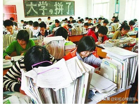 家长如何安慰高三压力大的学生,小孩压力大家长怎么办