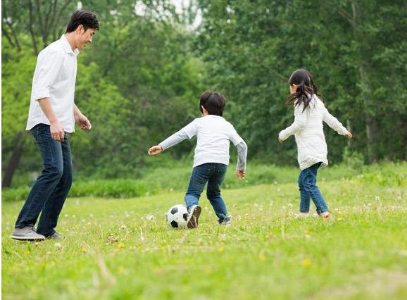 2022身高体重标准表儿童1到16岁,孩子1.36米身高标准体重多少