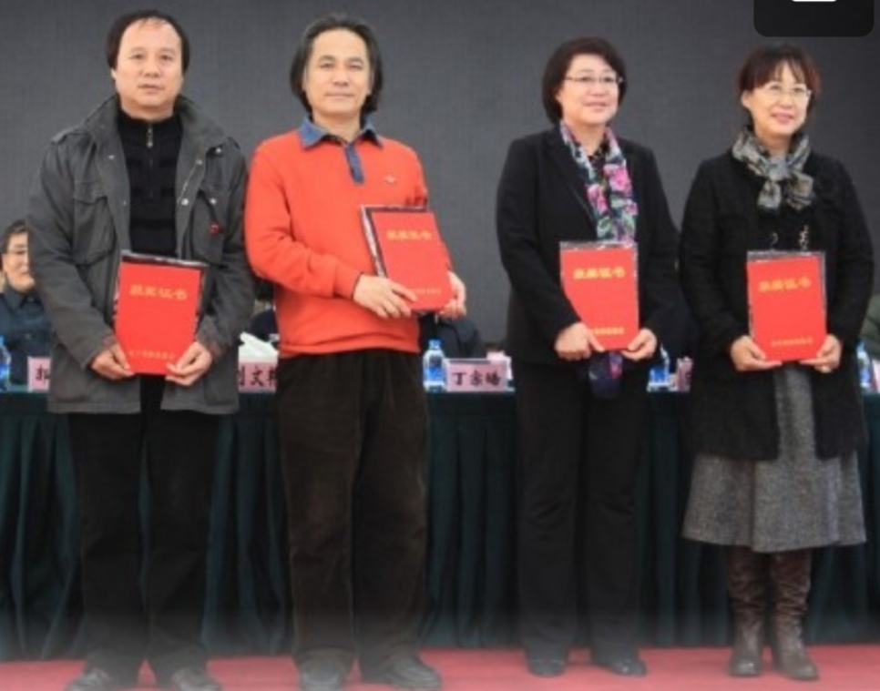 李静博士细评《人民艺术家李默然》