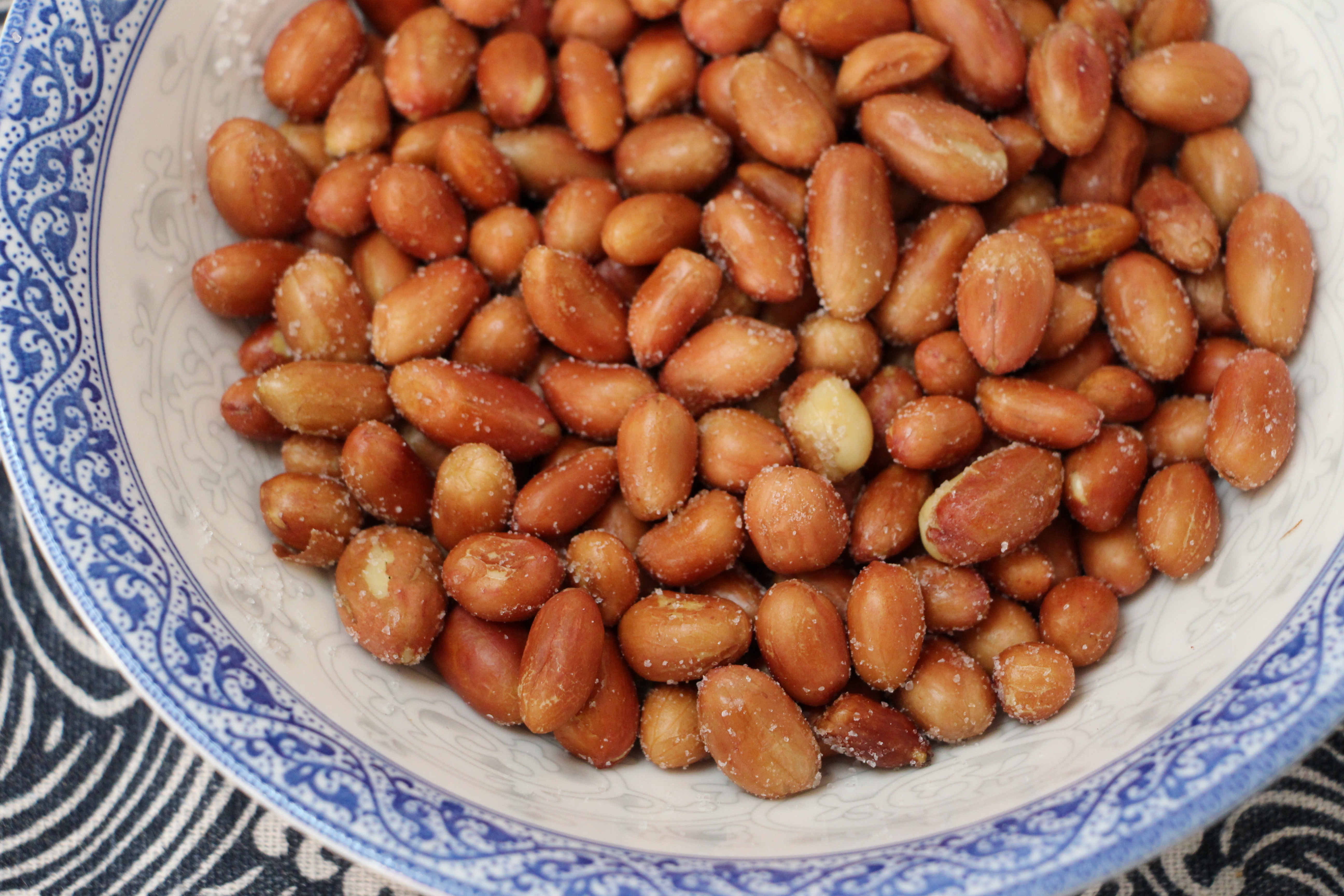 面包糠炸花生米怎么炸得酥脆,炸花生米家庭做法