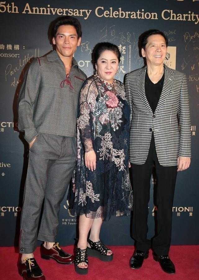 向太西装穿搭,向太穿搭合集