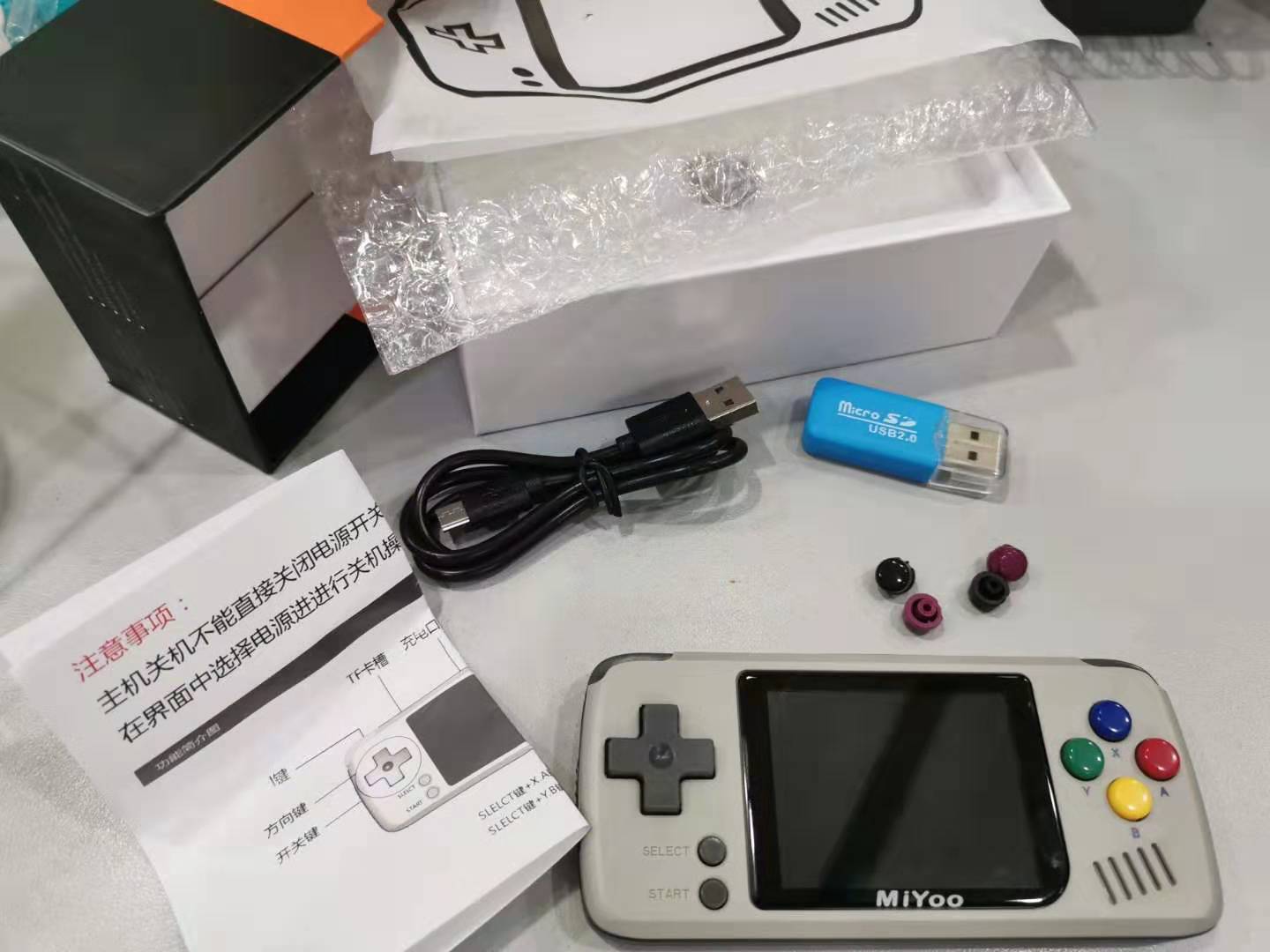 美队和黑寡妇私下玩啥……MIYOO横版迷你怀旧掌机开箱详评