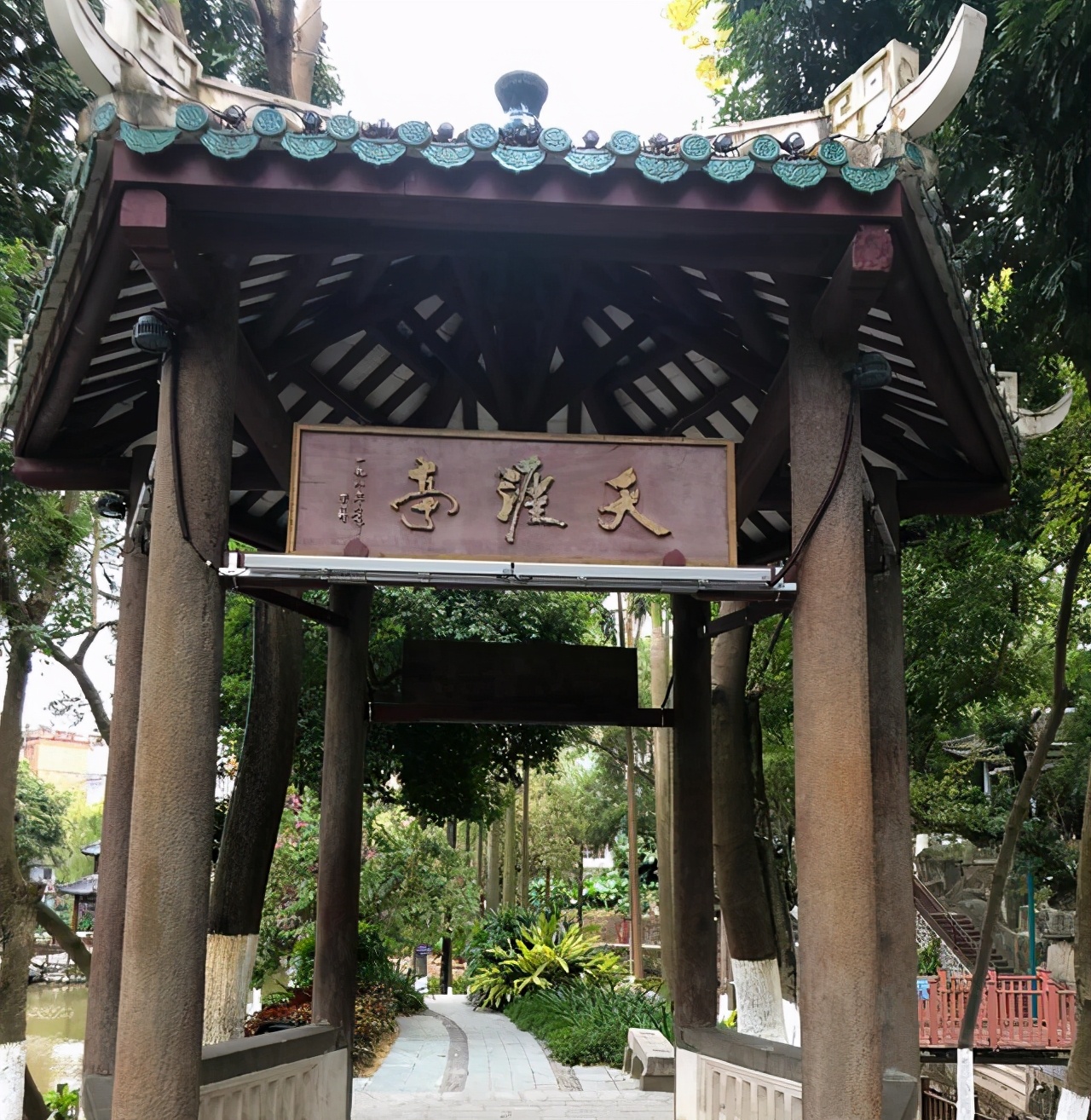 天涯海角是不是在海边,天涯海角是在很远的地方吗