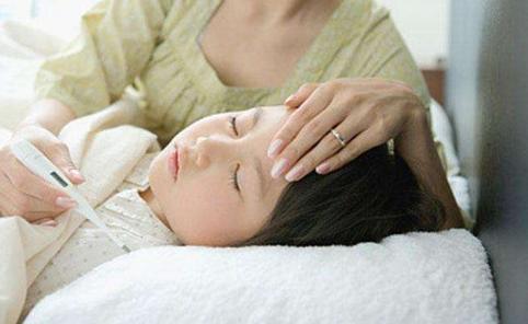 2岁宝宝呕吐但不发烧是怎么回事,2岁宝宝呕吐完不吃东西