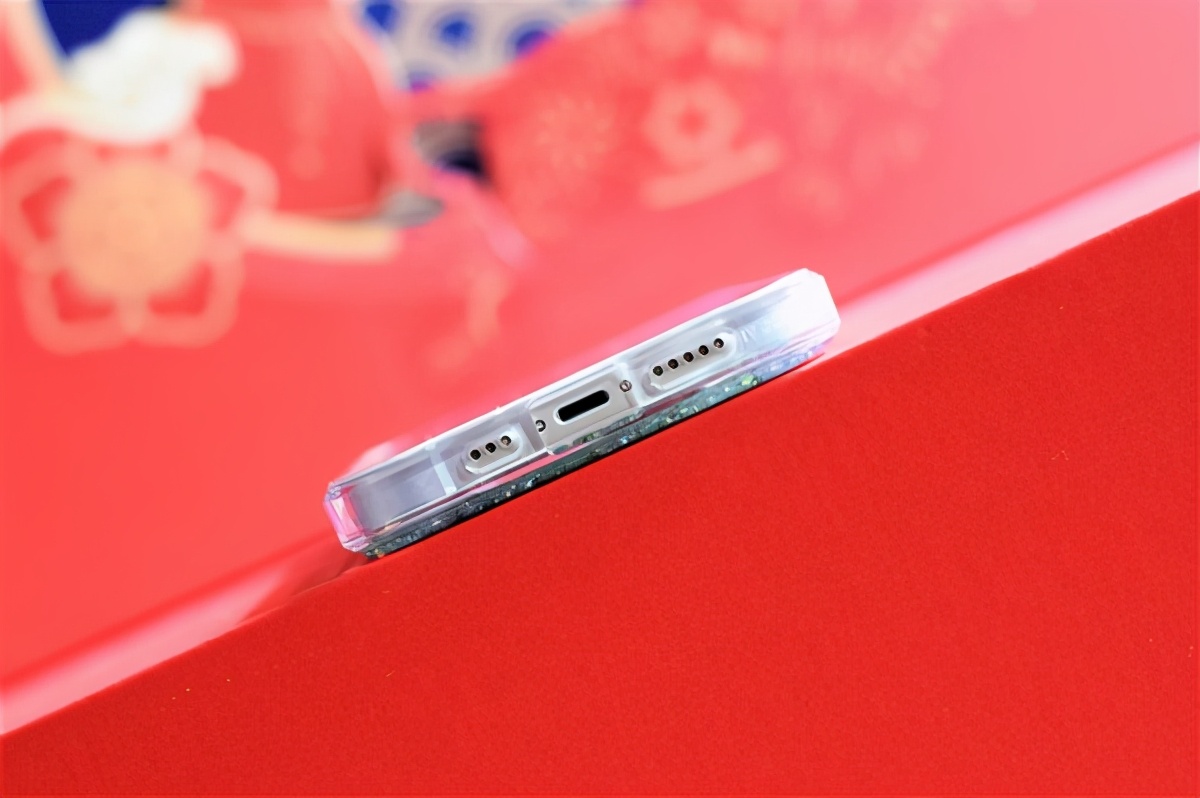 iphone12pro皮革保护套,iphone12或将搭配新保护壳