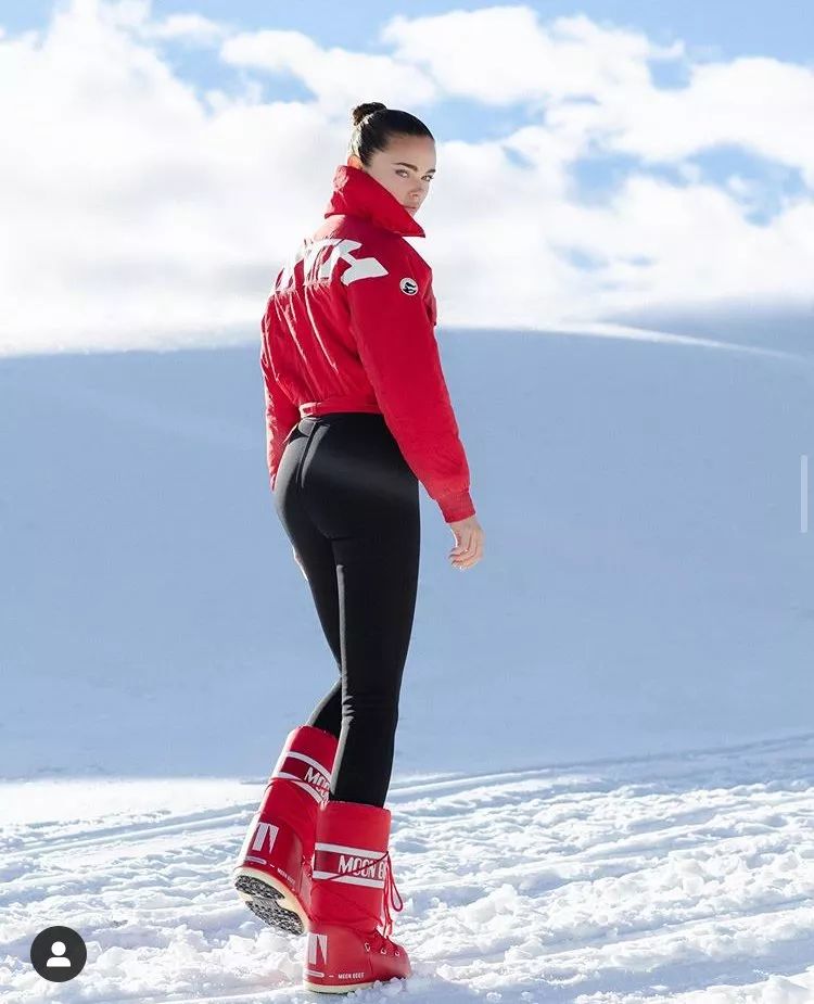 都穿什么牌子滑雪服,哪个牌子的滑雪服最好看