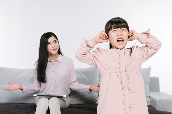 孩子脾气暴躁不尊重老师,孩子脾气暴躁不尊敬家长