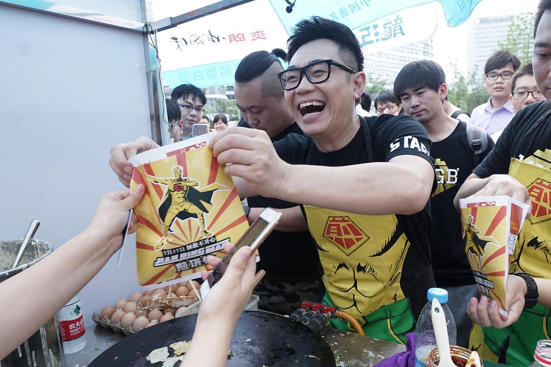 大鹏屌丝男士你瞅啥,大鹏屌丝男士放到现在是什么水平