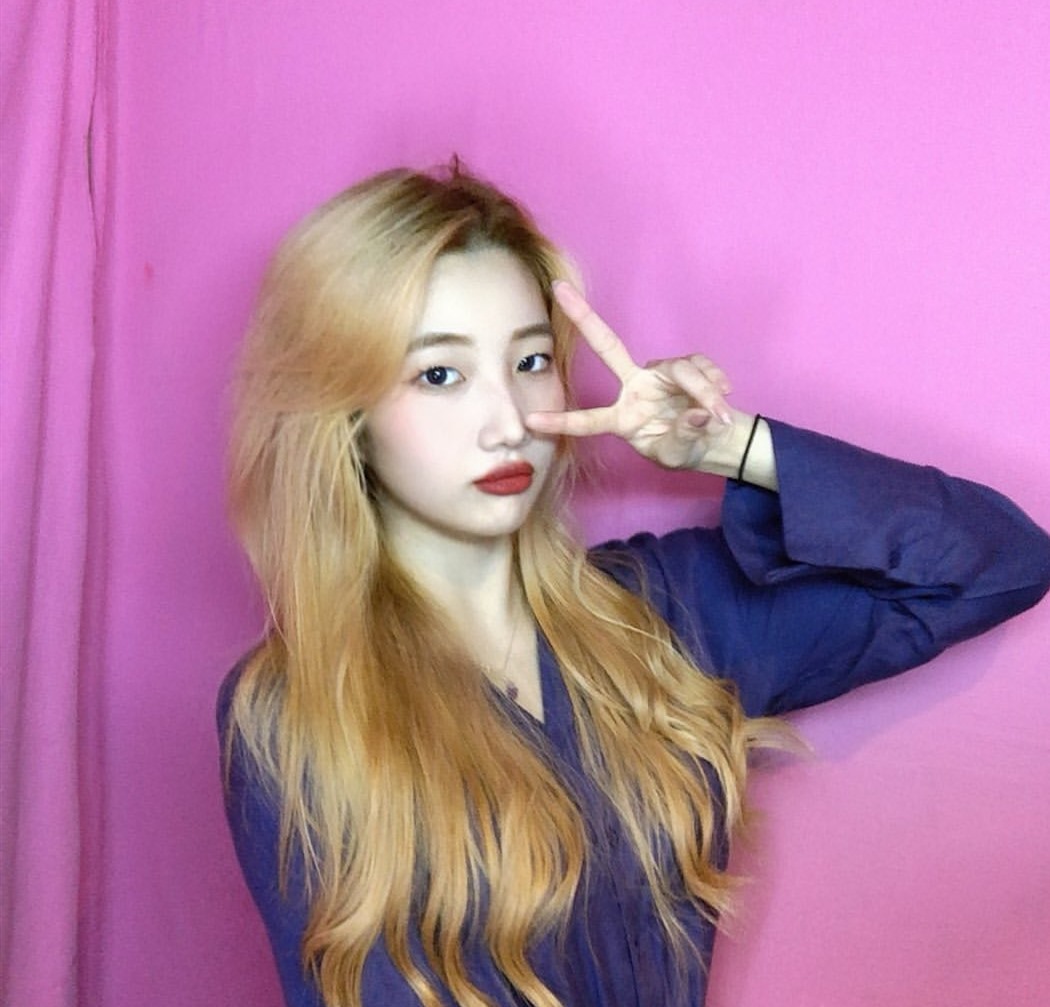 浅色系长发型,浅色系发色不漂长发怎么办