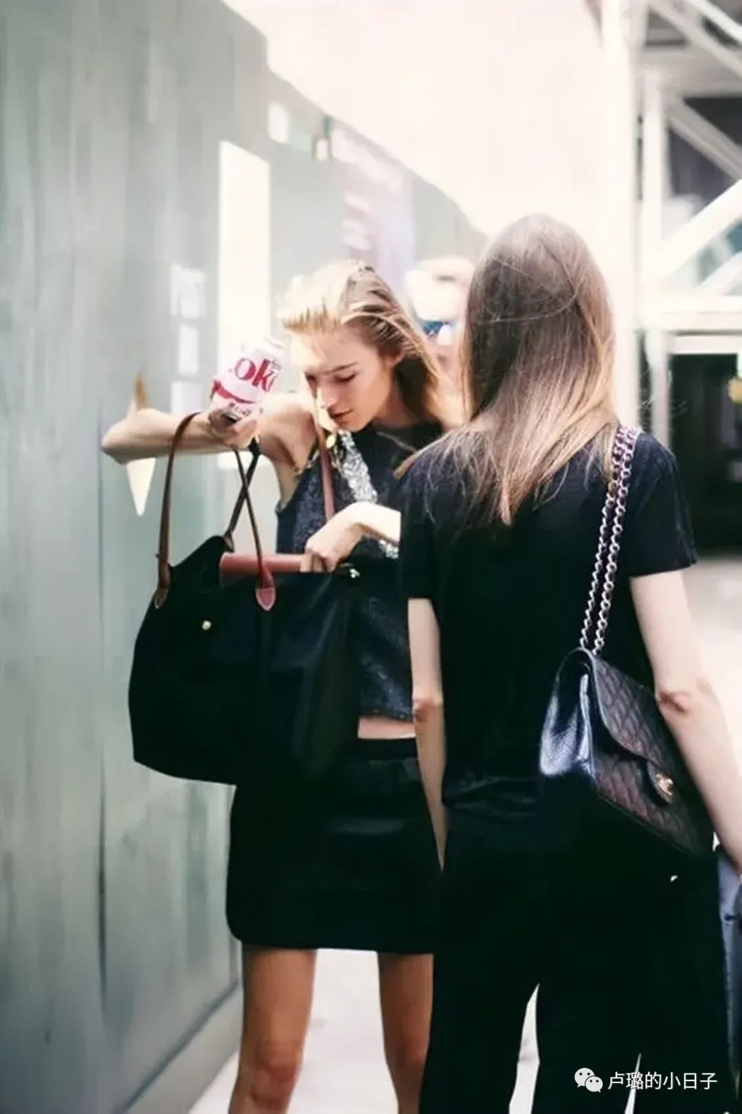 最有权势的德国总理天天背的千元包，这个法国的品牌到底多好用