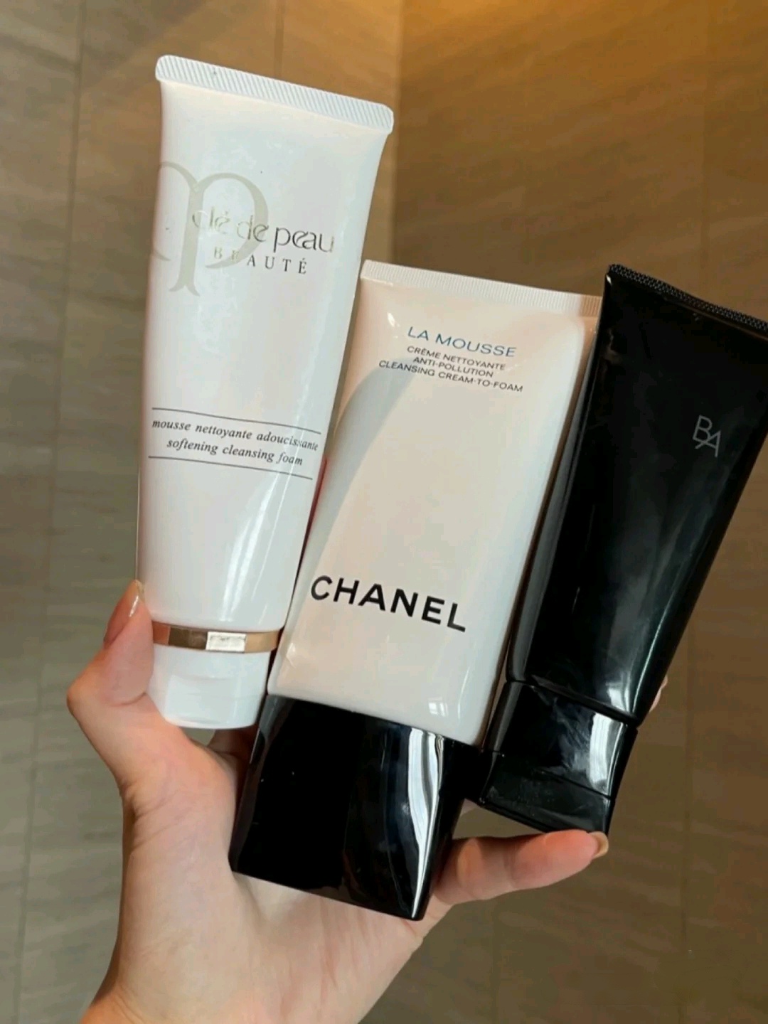 补水护肤品的正确使用顺序怎么用,护肤品的使用顺序包括面膜