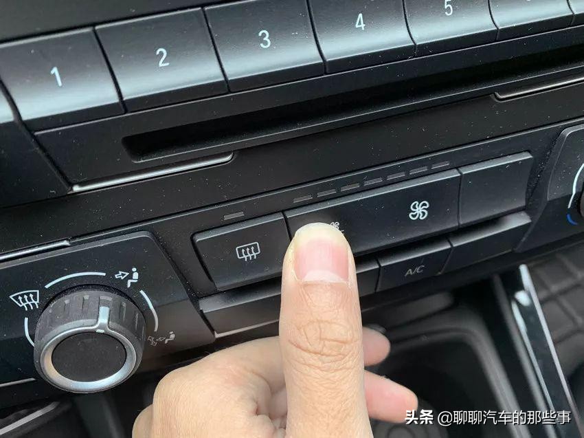 五菱之光油箱灯亮了能跑多少公里,翼虎油箱灯亮了还能跑多少公里