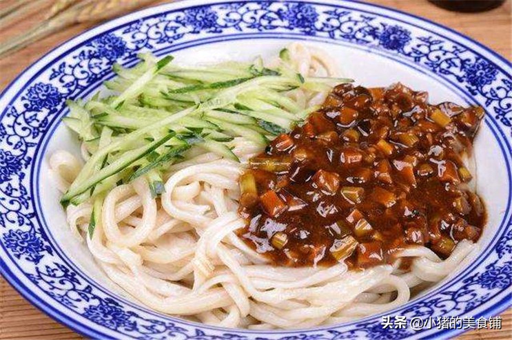 为什么自己做出来的炸酱面有点酸,这才是正宗做炸酱面的正确方法