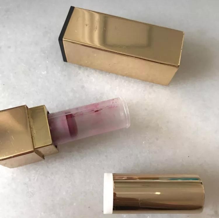 用完的口红千万别丢 (用完的口红别丢它们还有隐藏惊喜)