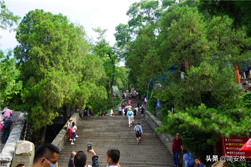 中国普通游客可以登顶的最高山,中国人必爬的十大名山