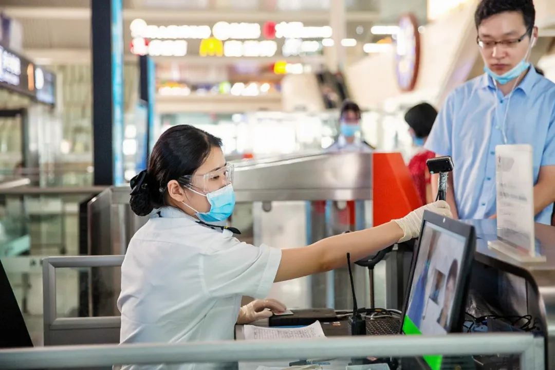 雨天车辆安全锦囊,雨天出行安全小锦囊