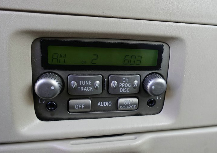 丰田陆巡对比沃尔沃xc60,丰田陆巡和雷克萨斯570哪个好