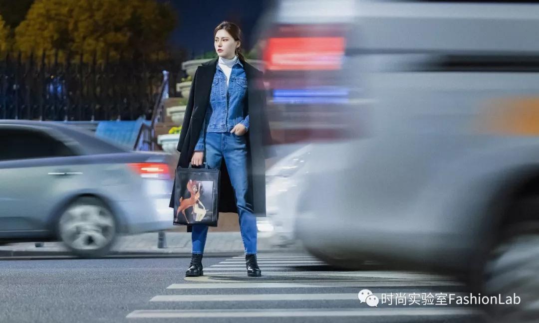 冬天下身穿暖和还是上身穿暖和,冬天想穿的很薄也保暖怎么穿