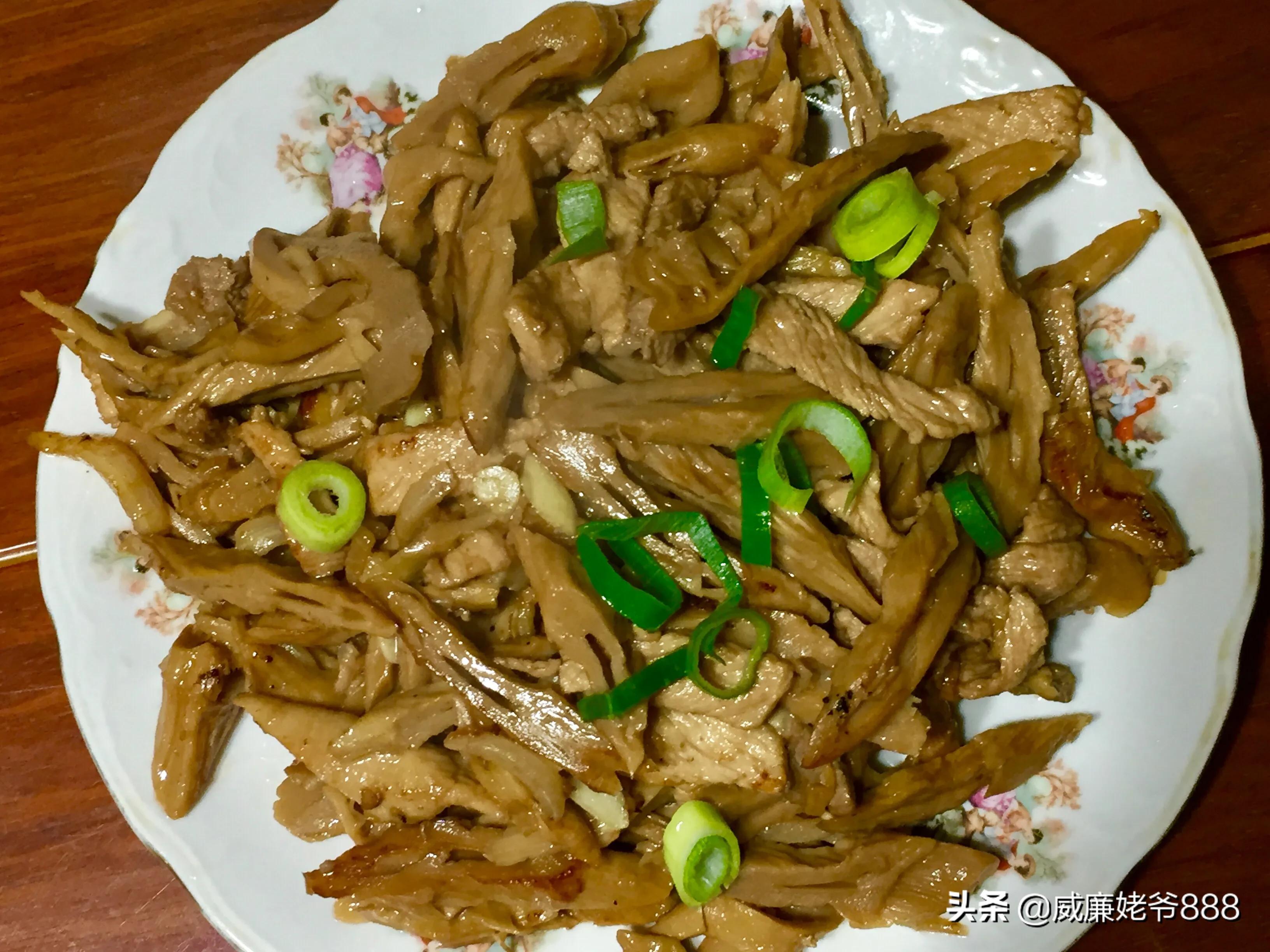 用干竹笋烹制的菜肴,美味可口的干竹笋烹饪方法