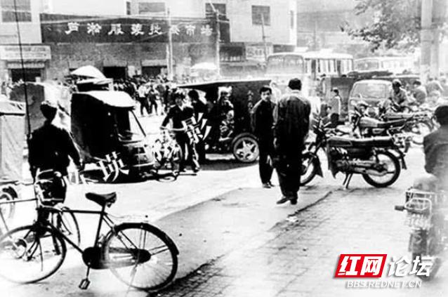 地摊往事：现在支持摆地摊的，也是以前反对摆地摊的人