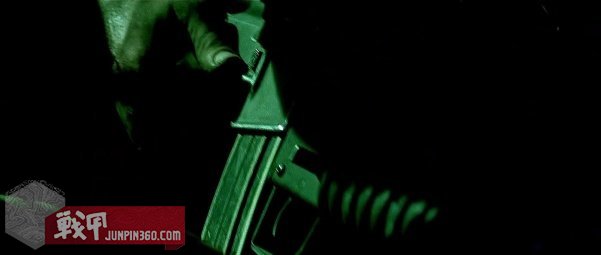 美国黑鹰战机坠落视频,十部顶级战争大片黑鹰坠落