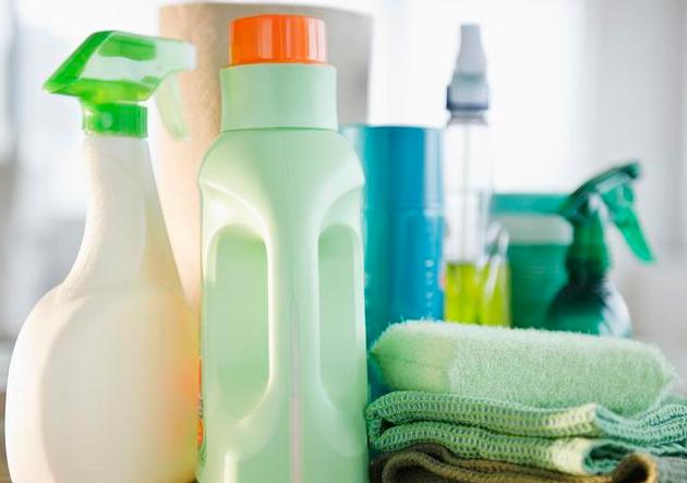 宝宝眼睛进灰了怎么办,石灰进入眼睛后失明是永久的吗